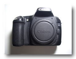 デジタル一眼レフカメラcanon：EOS 30D正面